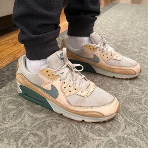 Men's Nike Air Max 90 (Light Bone Dutch Green) (11.5)